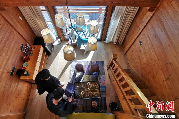 图为九如山的“网红”木桶民宿。　赵晓 摄