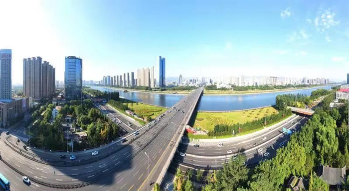 山西省会城市太原。  太原晚报 图