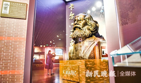 图说：马克思半身像。孙中钦 摄