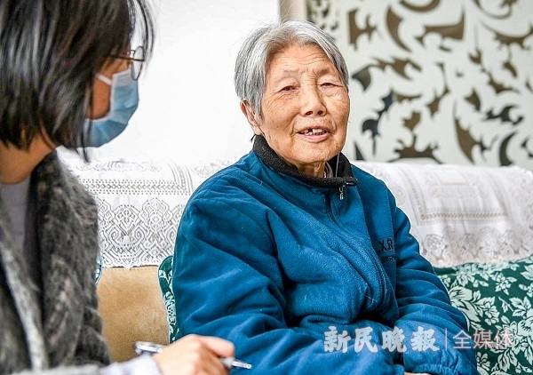 图说：刘杜珍老人回忆老伴