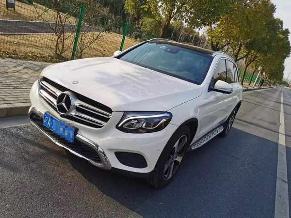 图说：孔先生的奔驰车 来源/采访对象提供（下同）