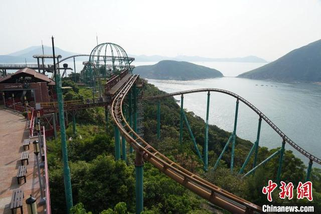 图为山上园区越矿飞车等机动设施将被淘汰。 张炜 摄