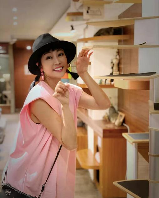 女星唐玲分享抗癌经历因贫血全身无力呼吸困难已考虑切除子宫