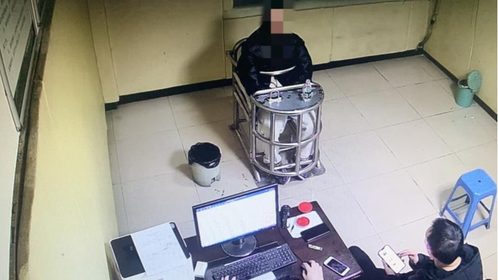 审讯犯罪嫌疑人（央广网发 南岸区公安分局供图）