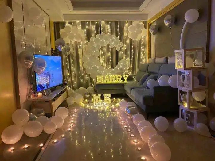 △小雪被求婚的现场。