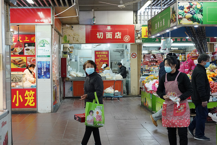 新市菜市场保留传统的切面店