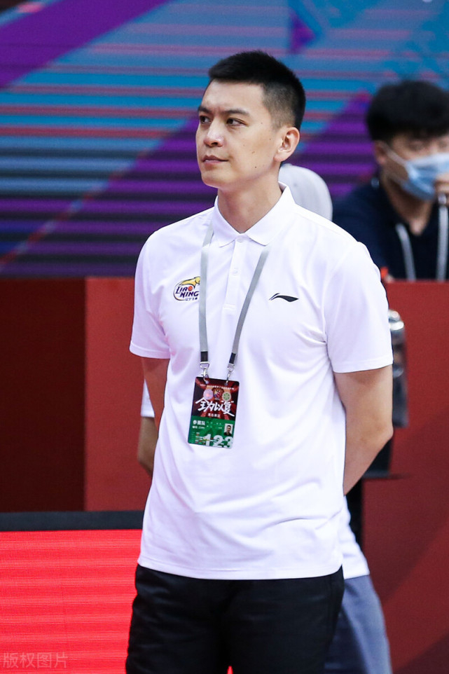 杨鸣喜添新职务荣升大学客座教授这所学校与辽篮关系不一般