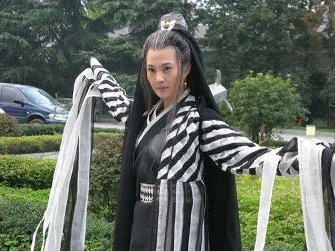 8版“灭绝师太”颜值对比:谁将貌美御姐演成了奶奶,谁又美又狠