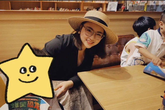 ▲彭霖倩在乡村的图书馆为儿童授课。受访者供图