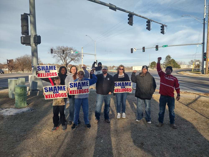 家乐氏工人及其家属在罢工。&nbsp; 奥斯本 供图