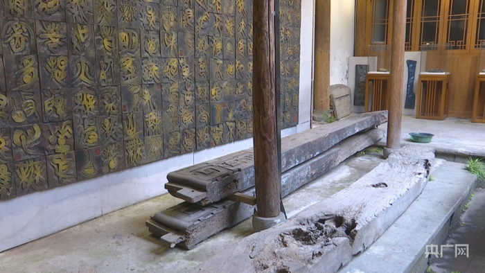 木刻作品（央广网发  桐庐县委宣传部供图）