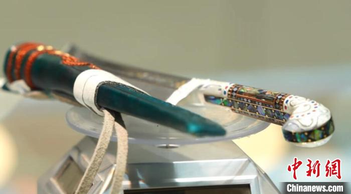 英吉沙小刀以原产地新疆喀什地区英吉沙县命名，该县芒辛镇喀拉巴什兰干村则被称为“小刀村”。　胡嘉琛 摄