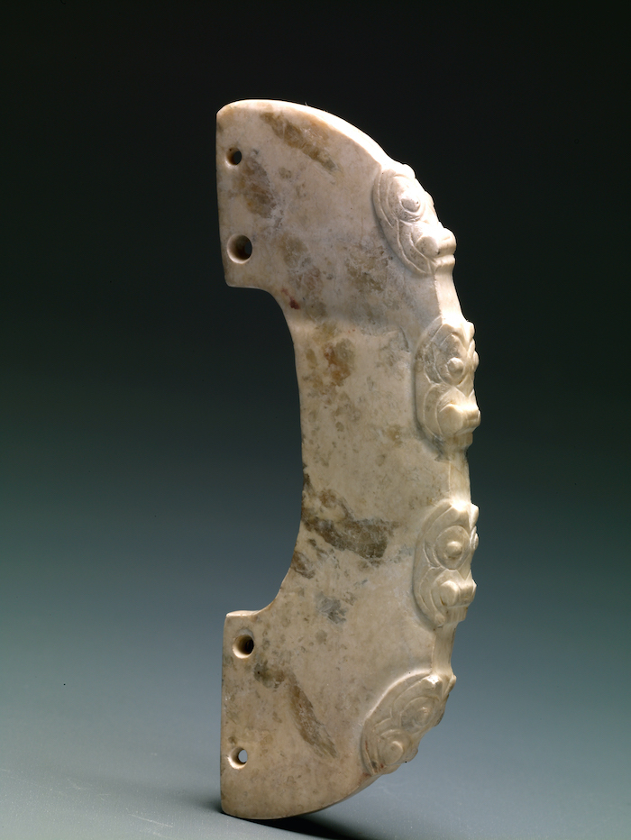 龙首纹玉璜 良渚文化 浙江省杭州市余杭区瑶山遗址出土浙江省博物馆藏