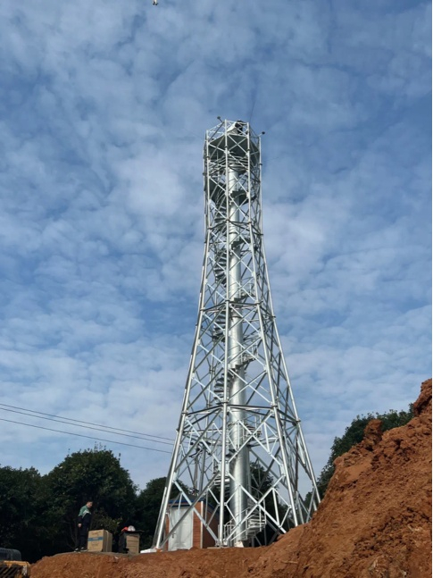 樵坪山X波段相控阵天气雷达（央广网发 巴南融媒体中心供图）