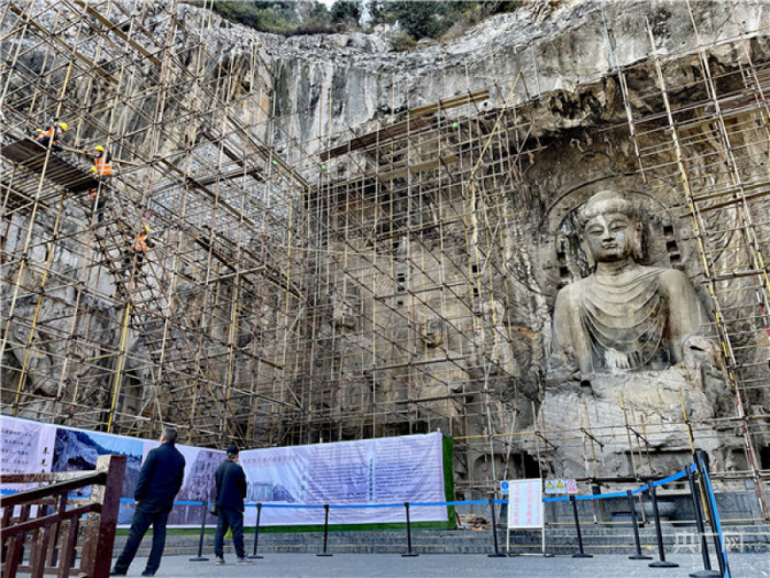 龙门石窟奉先寺再次启动大型保护工程（央广网发 张亚光摄）