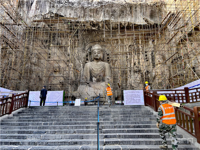龙门石窟奉先寺再次启动大型保护工程（央广网发 张亚光摄）