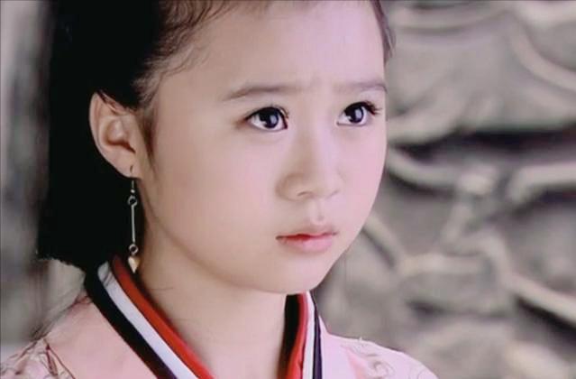 当年因为北京奥运会大红的童星林妙可,饰演的是童年时期的杜云汐,无论