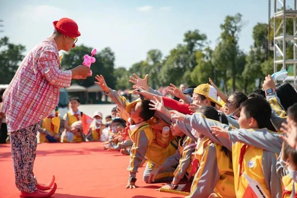 小丑嘉年华 央广网发 龙华区旅文局 供图