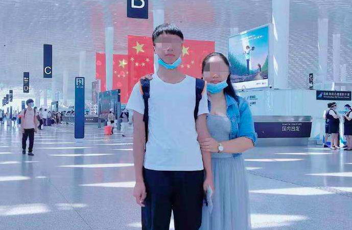 符建涛与生母彭冬英