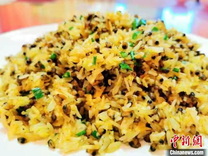 米蚬肉炒饭 李晓春 摄
