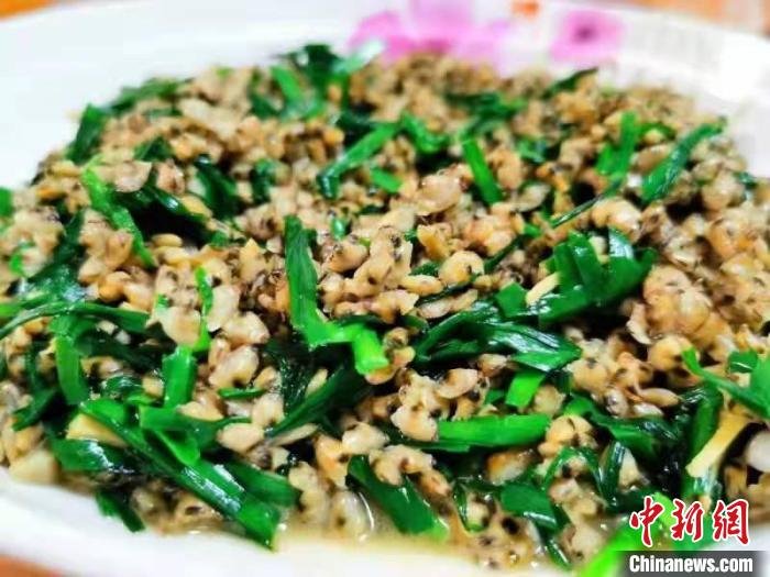 米蚬肉炒韭菜 李晓春 摄