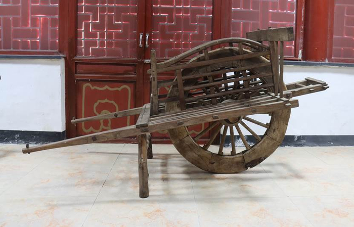 （大运河翰林民俗博物馆收藏的独轮手推车之三，企业供图，央广网发）