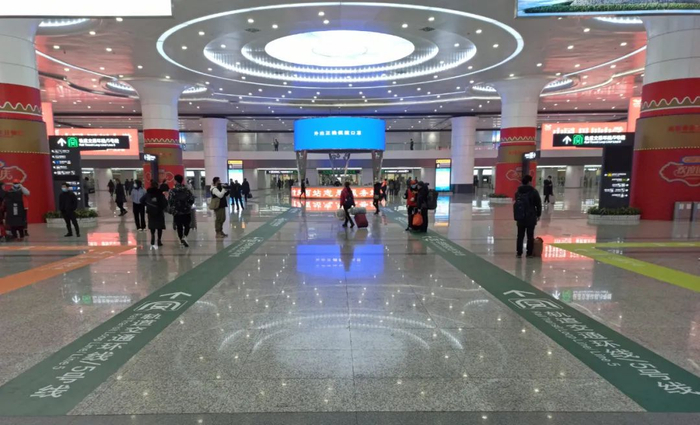 免安检通道 重庆西站供图