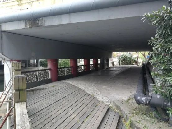 灵岩南路桥下通道照片
