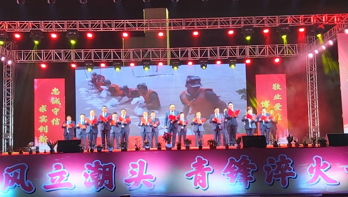 文艺汇演现场（央广网发 易林学摄）