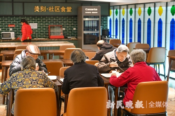 图说：普陀区高陵长者食堂环境优美  新民晚报记者 孙中钦 摄（下同）