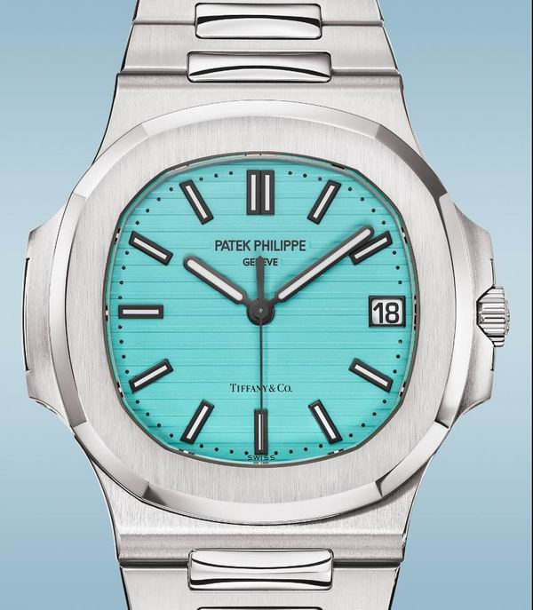 百达翡丽推出了与著名珠宝商蒂芙尼联名的纪念版本：Ref． 5711/1A-018，标志性的蒂芙尼蓝加上双签logo，令这枚联名款腕表在社交媒体上掀起热烈讨论。