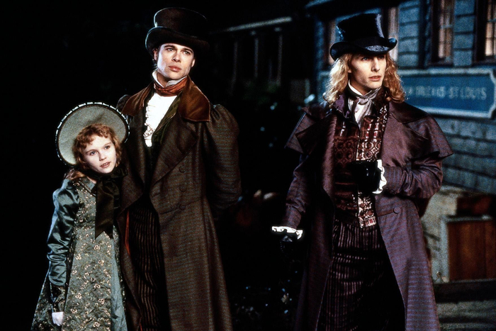 影片《夜访吸血鬼》剧照。