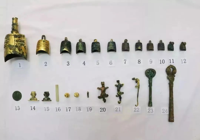 江村大墓被盗文物（图自陕西省考古研究院）