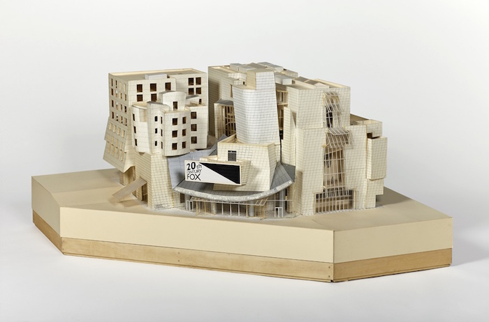 美国文化中心（现为法国电影资料馆），弗兰克·欧文·盖里，1988-1993年