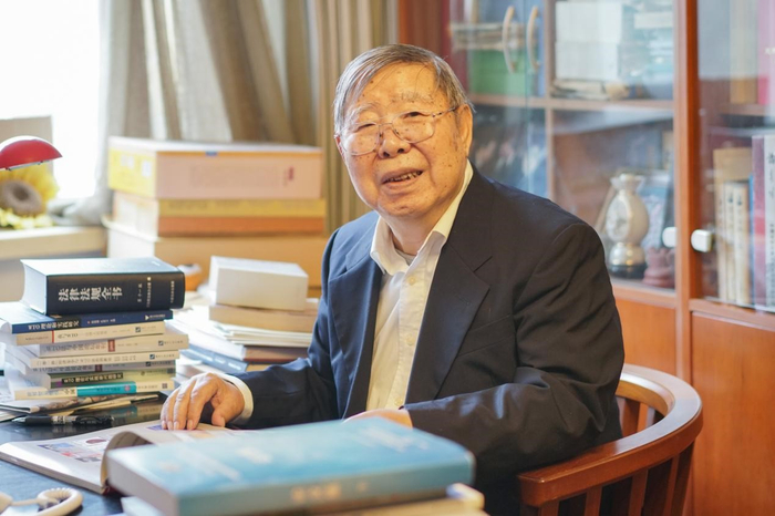 原国务院法制局局长、党组书记，原中国法学会常务副会长、中国法学会WTO法研究会名誉会长孙琬钟   澎湃新闻记者 周頔 摄