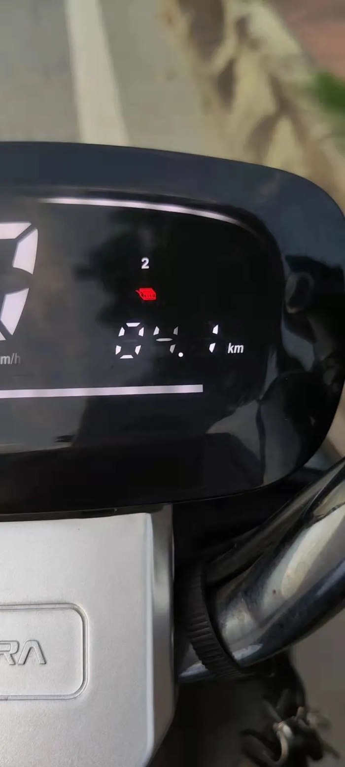 ▲故障出现时仪表盘出现疑似故障图标（受访者供图）