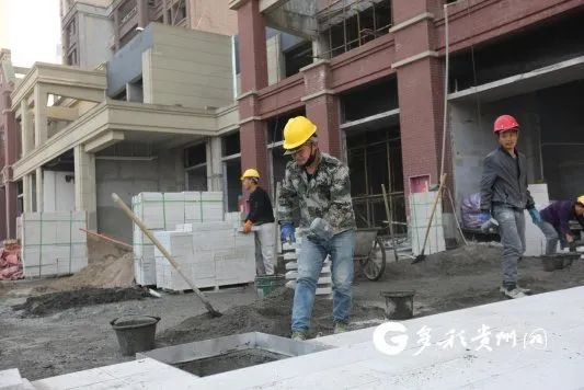 乐湾国际城云栖谷组团施工现场（乐湾国际供图）