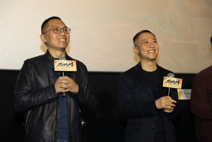 孙海鹏（左）和张苗