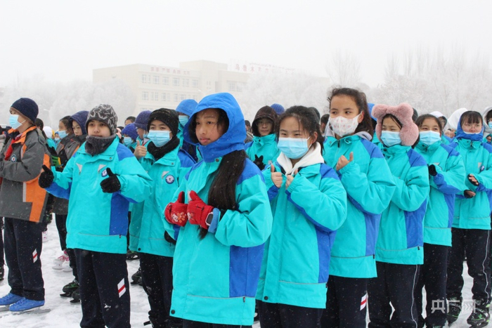 冰雪嘉年华开冰仪式现场。张为 摄 央广网发