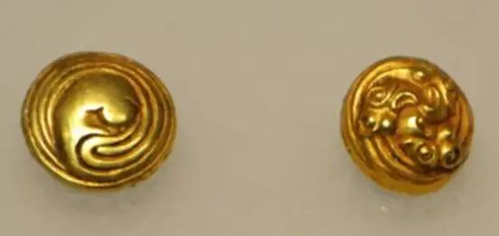 内蒙古博物院藏金扣饰