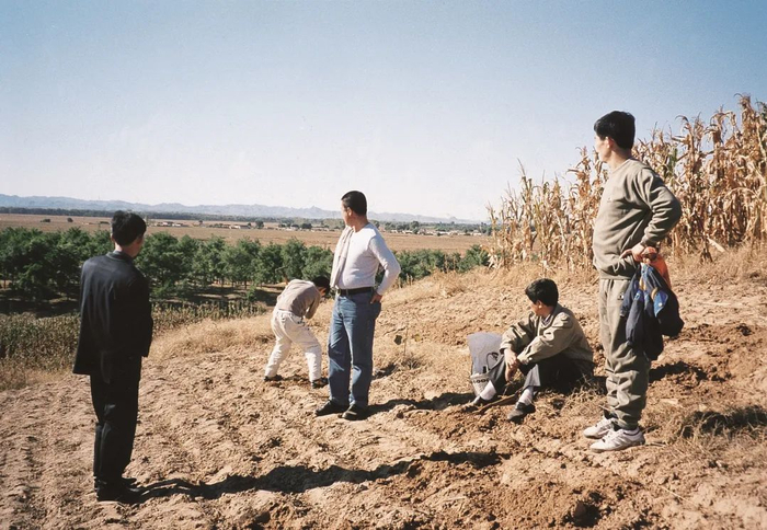 在郊区游玩，北京，1996。