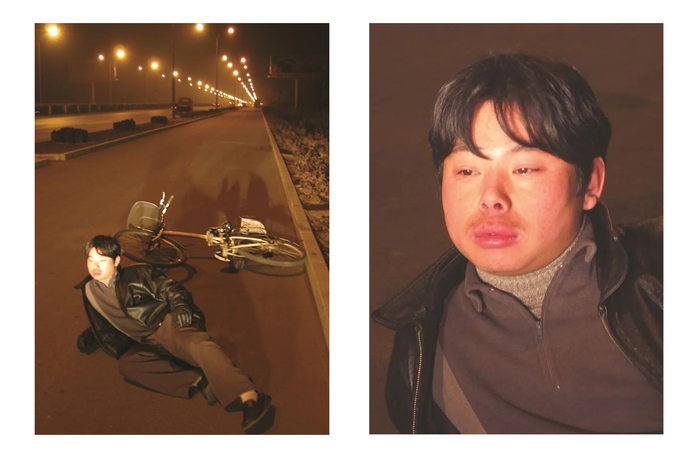 国子在高速公路边，2003。