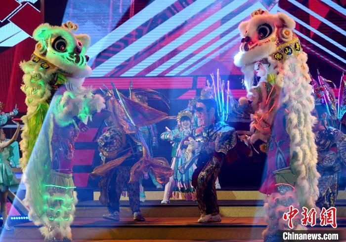 图为演出现场。　吕明 摄