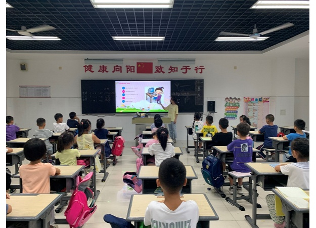 安全教育主题班会课（央广网发 通讯员供图）
