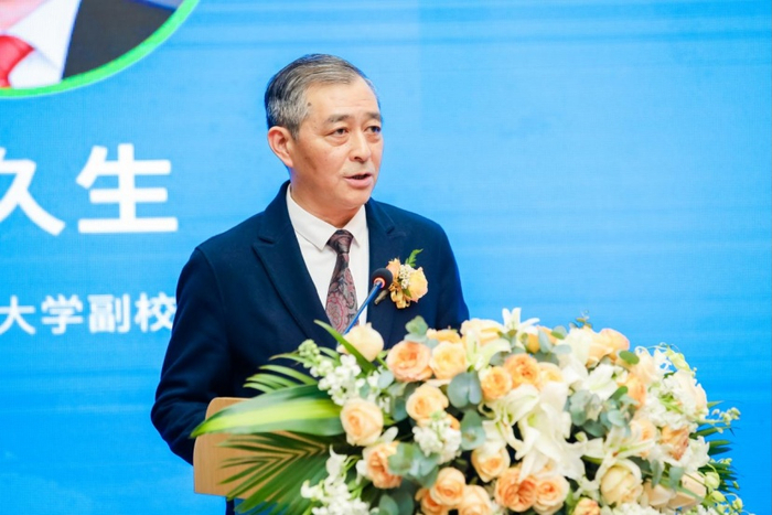 （南京师范大学副校长李久生致辞现场图，企业提供，央广网发）