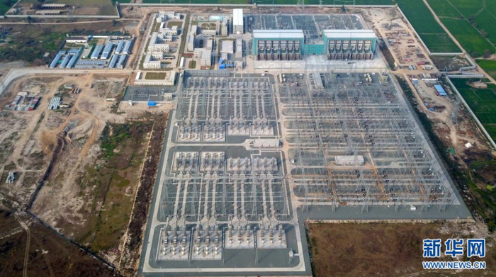 这是2021年2月4日在巴基斯坦东部旁遮普省首府拉合尔航拍的中巴经济走廊默拉直流输电工程拉合尔换流站全景。新华社发（中国国家电网有限公司供图）
