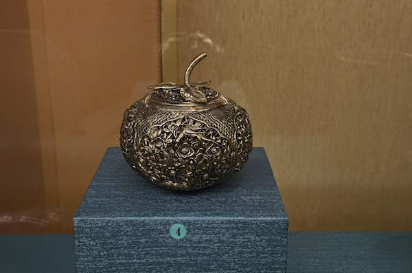 镂空喜上梅梢银罐