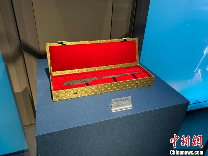 国家一级文物“新乐太阳鸟”。　韩宏 摄