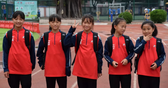▲包括王佳月在内的 5 名元宝小学学生被广州市足协选中