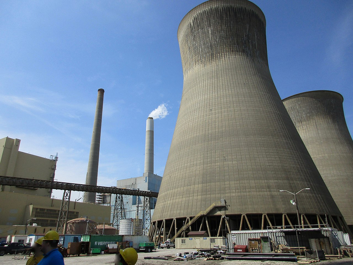 西弗吉尼亚州一座燃煤发电站 图自美媒